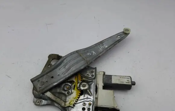 Toyota Corolla E120 E130 Rear door window regulator with motor 992046100 69840021100