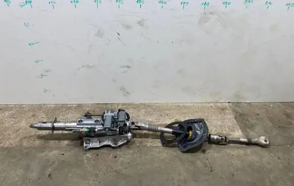 Maserati Quattroporte Steering wheel axle 06700067910