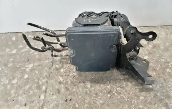 Toyota Avensis T270 ABS Pump 0265254669 4454005150