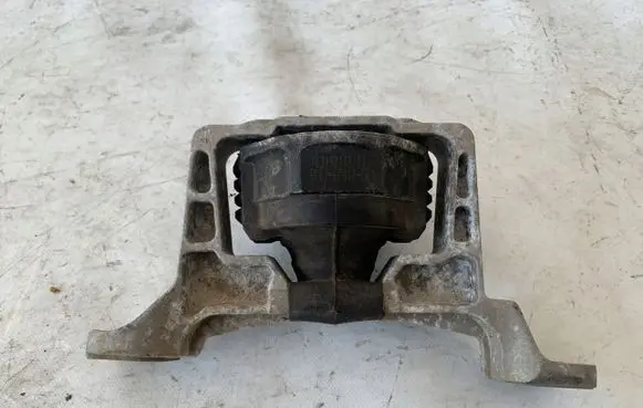 Ford Focus Engine mounting bracket BV616F012CB