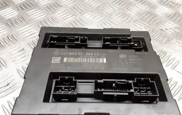 Audi A5 8T 8F Comfort/convenience module 8K0907064CC 5DK00991833 0130517161