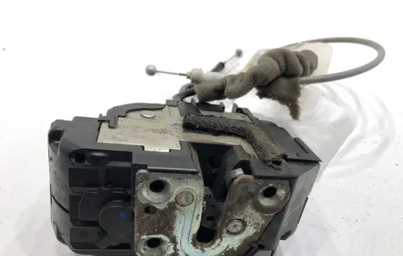 Nissan Qashqai Front door lock