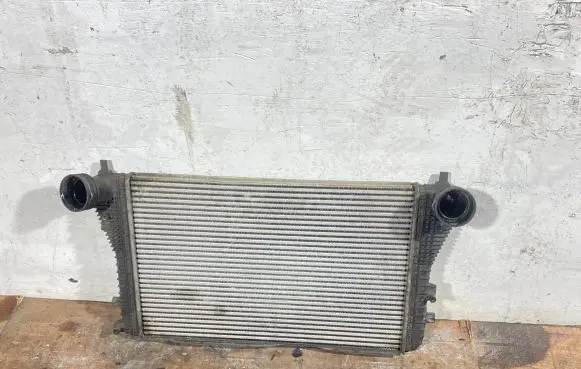 Volkswagen Jetta V Intercooler radiator 1K0145803L