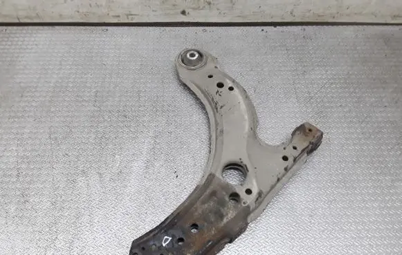Volkswagen Golf IV Front lower control arm/wishbone