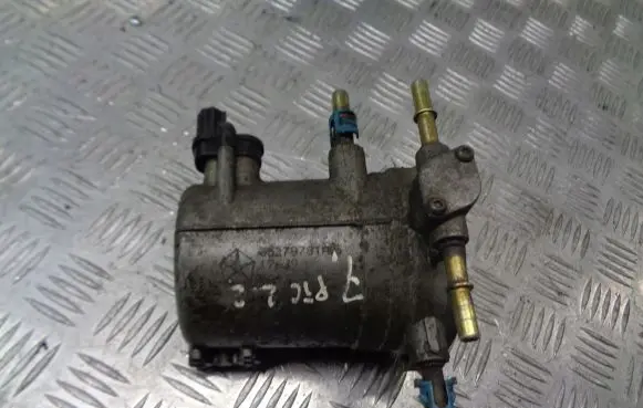 Chrysler PT Cruiser Fuel filter housing 