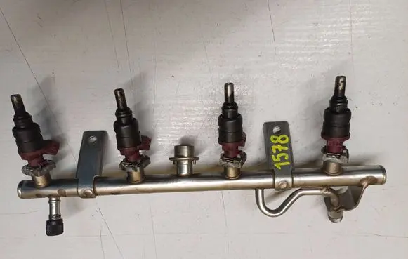 Mercedes-Benz SLK R171 Fuel injector 