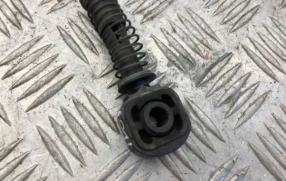 Volkswagen PASSAT B8 Gear shift cable bracket 5N0711761