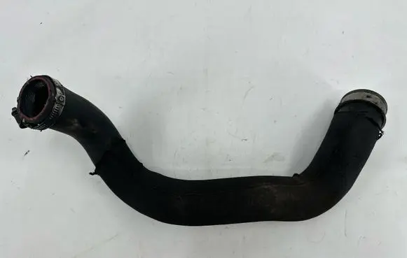 Volkswagen Touareg II Intercooler hose/pipe