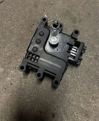 Mazda CX-7 Air flap motor/actuator 9W11Y