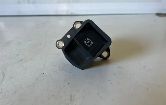 Toyota Avensis T270 Hand parking brake switch 8439005020