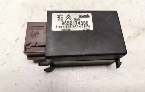 Citroen C3 Fuel pump relay 9652174380