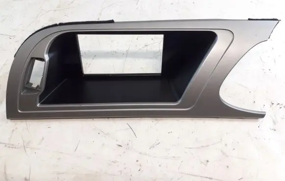 Audi A4 S4 B8 8K Radio/GPS head unit trim SDVBOU5LY3