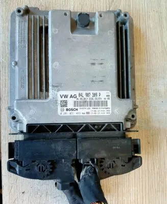 Volkswagen PASSAT B8 Engine control unit/module 04L907309P NE67423