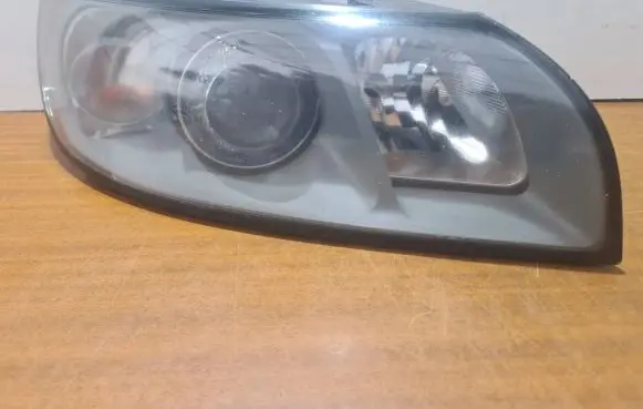 Volvo V50 Headlight/headlamp 30678917 0301198274