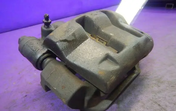 Renault Master II Front brake caliper Y01420