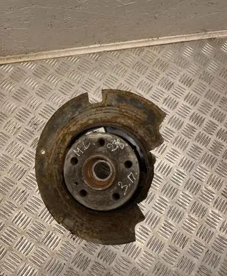 Mercedes-Benz ML W163 Rear wheel hub