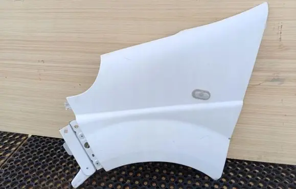 Opel Vivaro Fender