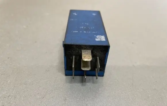 BMW 5 E39 Other relay 1383417