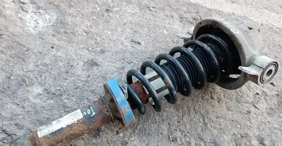 Volkswagen Touareg I Rear shock absorber with coil spring 7L6513029E 7L0512345B