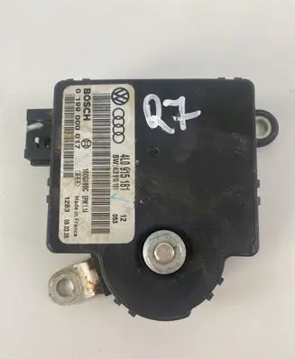 Audi Q7 4L Battery control module 4L0915181 4LO915181