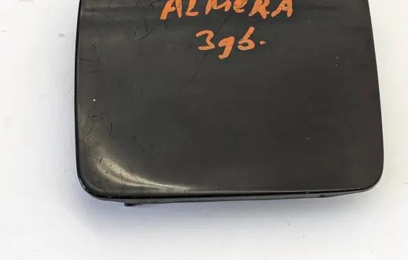 Nissan Almera Fuel tank cap