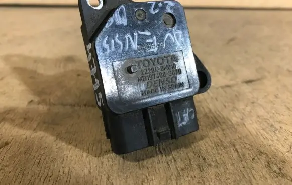 Toyota Avensis T250 Mass air flow meter 222040N010 MB1974003070 1974003070