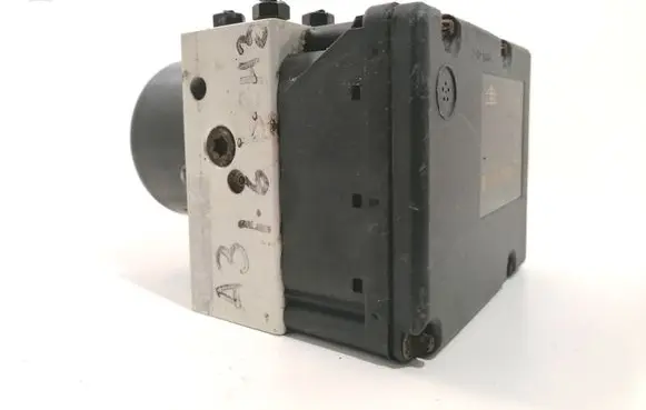 Volkswagen Golf IV ABS Pump 1J0614117A 1J0907379