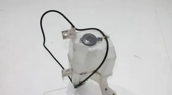 Nissan NV200 Windshield washer fluid reservoir/tank