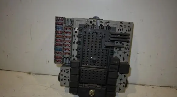 Volvo S80 Fuse module 9441582