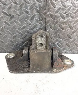 Volvo S80 Engine mount bracket 8624757