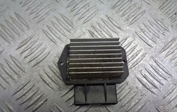 Toyota Corolla Verso E121 Heater blower fan relay 