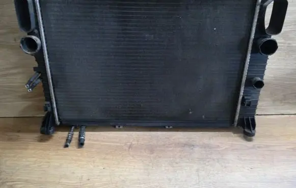Mercedes-Benz E W211 Coolant radiator A2115002202 872794A RW1421