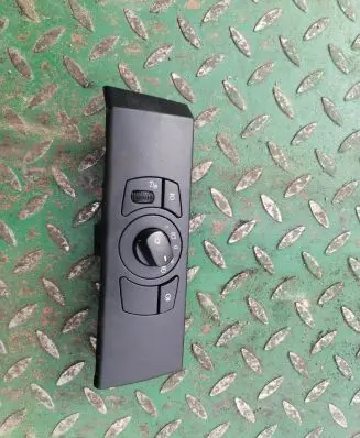 BMW 5 E60 E61 Light switch 6953735