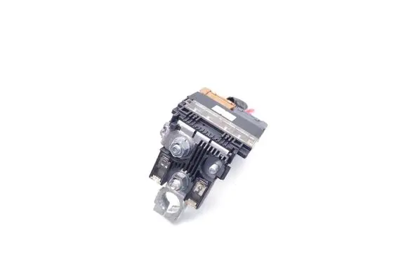 Infiniti Q50 Battery relay fuse 