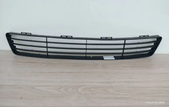 Ford Fiesta Front bumper lower grill 2S61-A018A58-A
