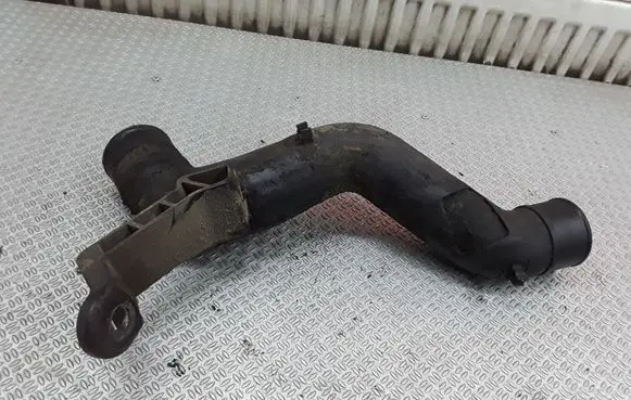 Toyota Avensis T220 Intercooler hose/pipe