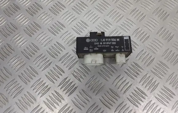 Skoda Fabia Mk1 (6Y) Coolant fan relay 1J0919506M