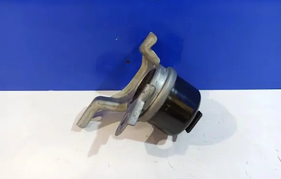 Volvo V60 Engine mount bracket 31330135