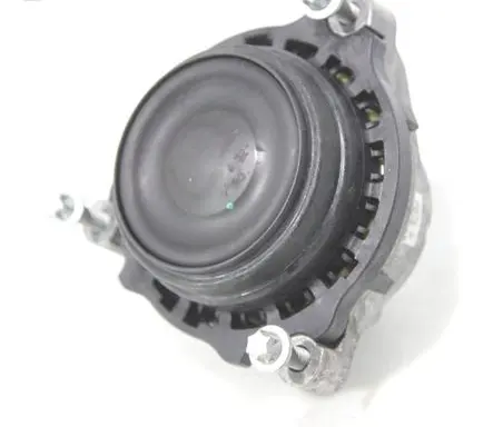 Engine mount bracket