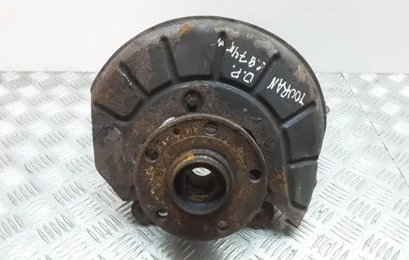 Volkswagen Touran I Front wheel hub