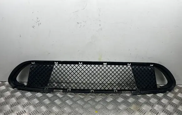 BMW 5 E60 E61 Front bumper lower grill 7896586 789718601 789718401