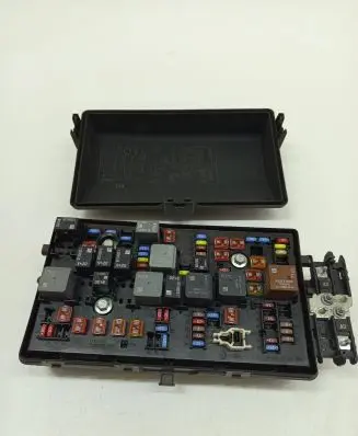 Opel Insignia A Fuse module 13222782 13255300