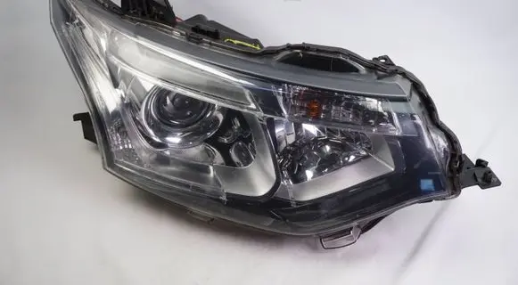 Mitsubishi Outlander Headlight/headlamp 8301C2