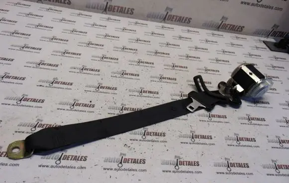 Lexus RX 300 Rear seatbelt 7J8270