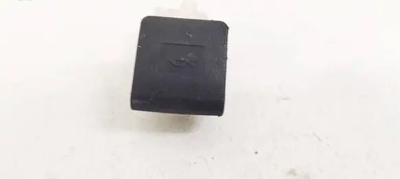 Toyota Corolla Verso AR10 Engine bonnet (hood) release handle 