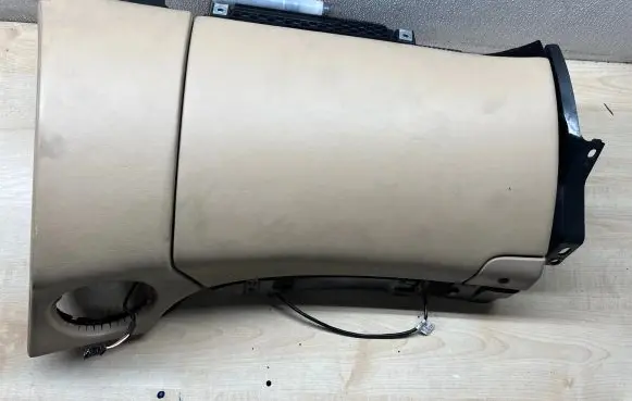 Mercedes-Benz CLS C219 Glove box A2115409910
