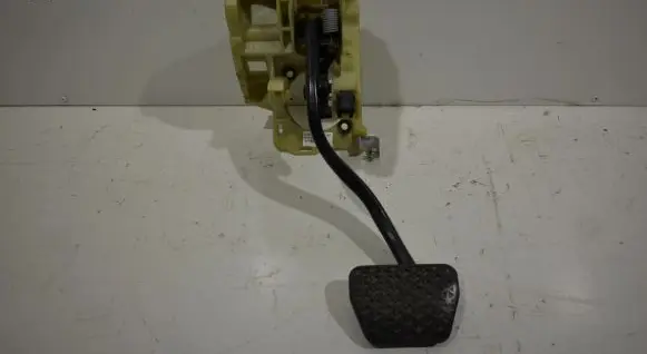 BMW 5 E60 E61 Brake pedal 6759947