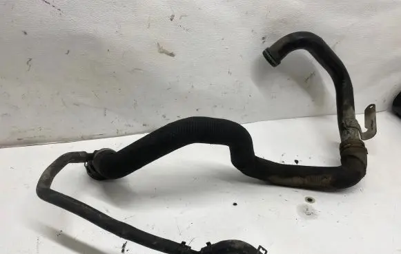 Audi A4 S4 B7 8E 8H Engine coolant pipe/hose