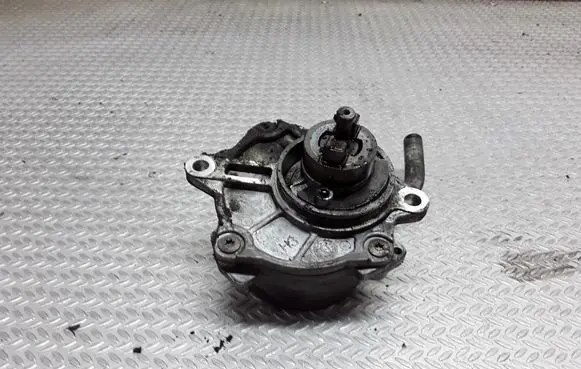 Mercedes-Benz E W210 Vacuum pump A6112300065