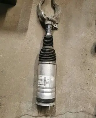 Land Rover Range Rover Sport L494 Air suspension front shock absorber EK623C286AE 22300401